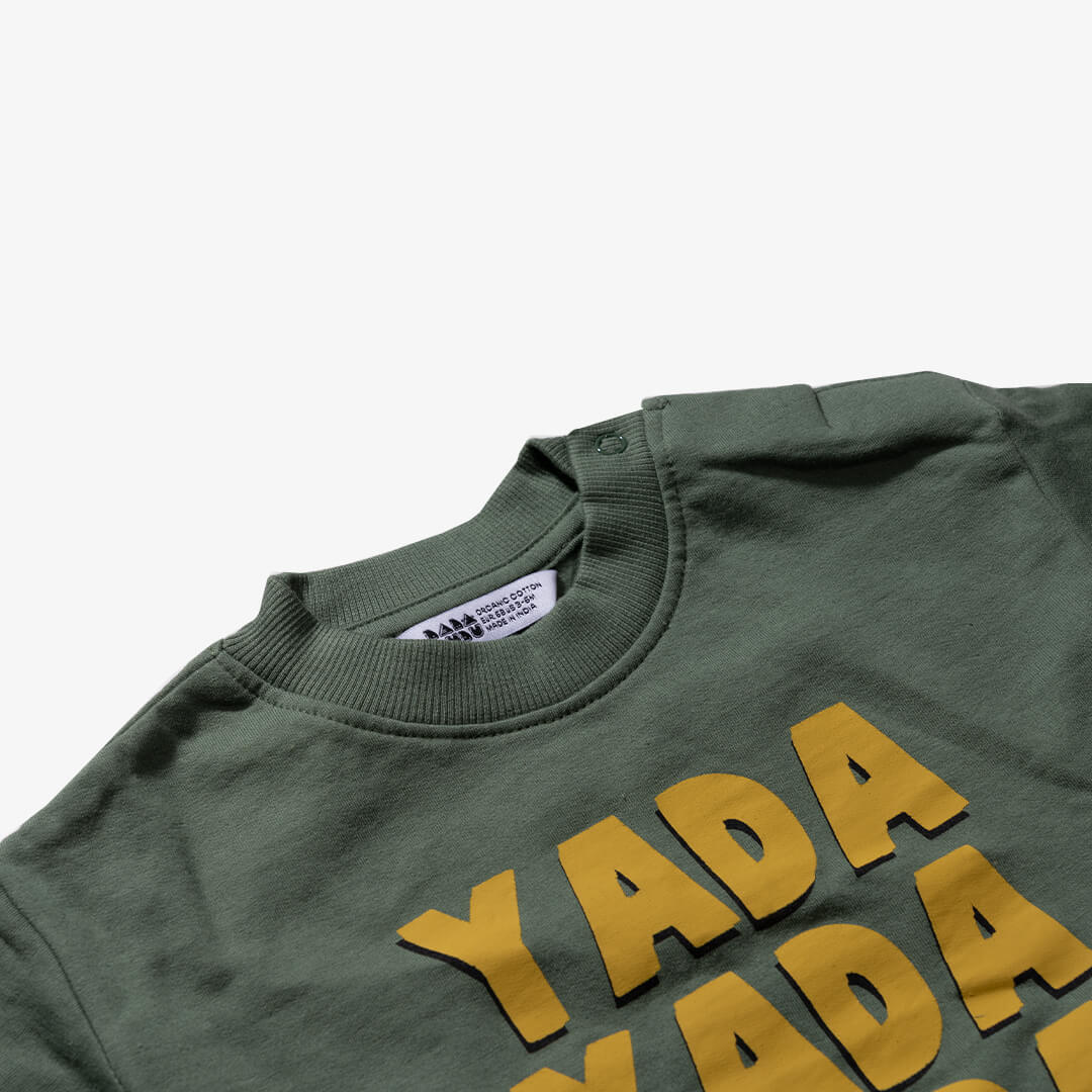 Vorderseite des Sweatshirts für Babys aus der Yada Yada Kollektion