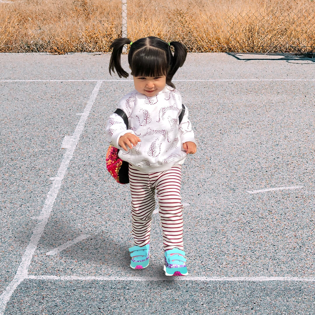 Vorderseite des Sweatshirts für Babys aus der Leopard Kollektion