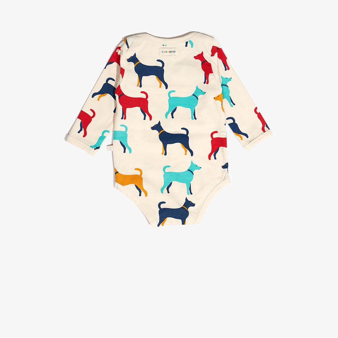 Vorderansicht des Bodys für Babys aus der DOGS Kollektion