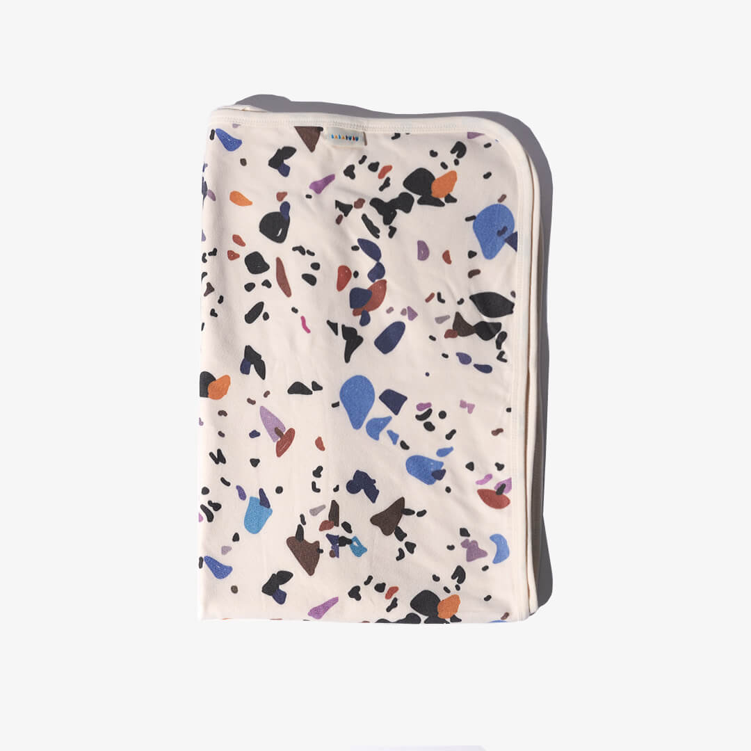 Vollansicht der Decke für Babys aus der DOTS Kollektion